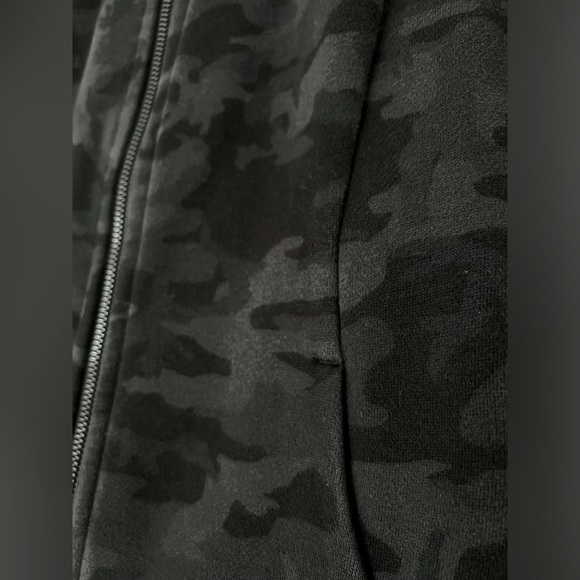 Lululemon Scuba Full Zip Camo Hoodie - Picture 6 of 13